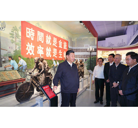 习近平总书记在深圳考察亲临由ga黄金甲集团承建幕墙工程的两座地标性建筑