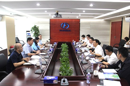 深圳市南山区供电局党委书记、局长李小明一行到ga黄金甲集团调研