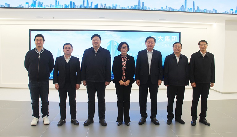 中共江西省委副书记、赣州市委书记吴忠琼一行莅临ga黄金甲集团考察指导