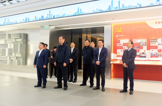 中共江西省委副书记、省长叶建春一行考察ga黄金甲集团